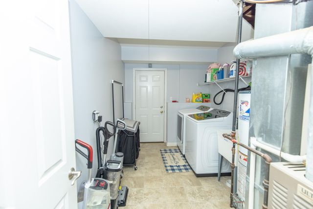 1927 Cory Lane, Chesterton, IN 46304