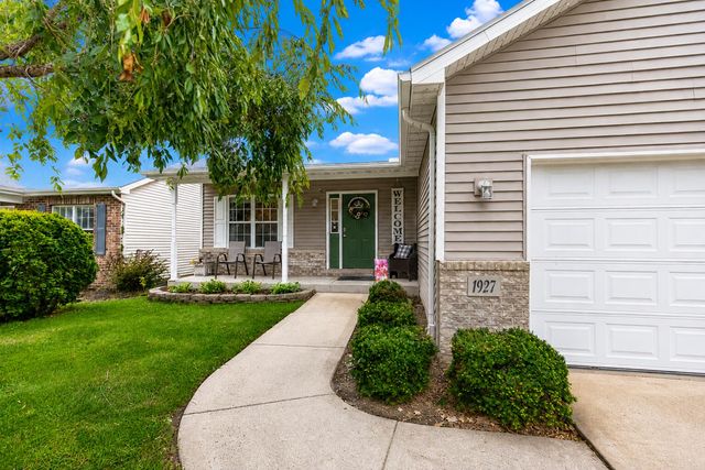 1927 Cory Lane, Chesterton, IN 46304
