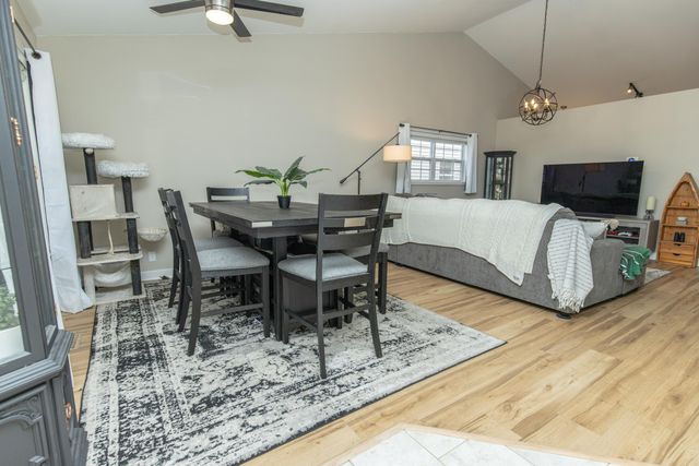 1927 Cory Lane, Chesterton, IN 46304