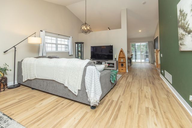 1927 Cory Lane, Chesterton, IN 46304