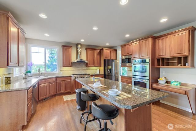 5537 163rd Court NE, Redmond, WA 98052