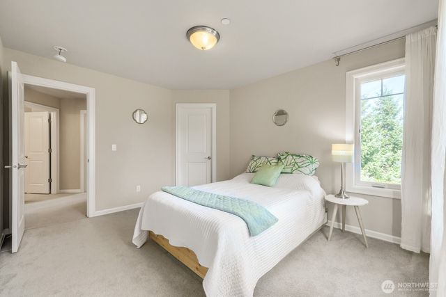 5537 163rd Court NE, Redmond, WA 98052