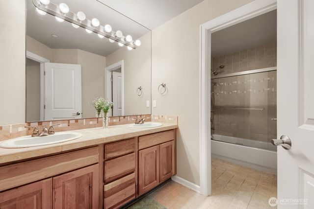 5537 163rd Court NE, Redmond, WA 98052
