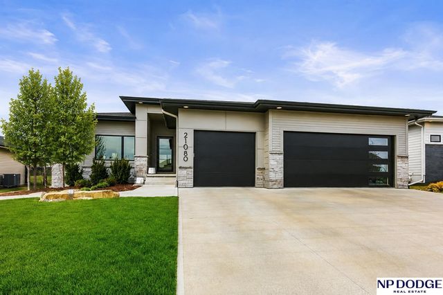 21060 Joseph Street, Elkhorn, NE 68022