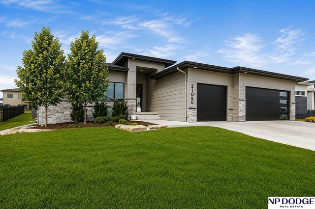 21060 Joseph Street, Elkhorn, NE 68022