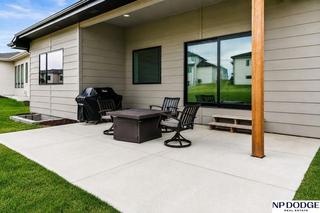 21060 Joseph Street, Elkhorn, NE 68022