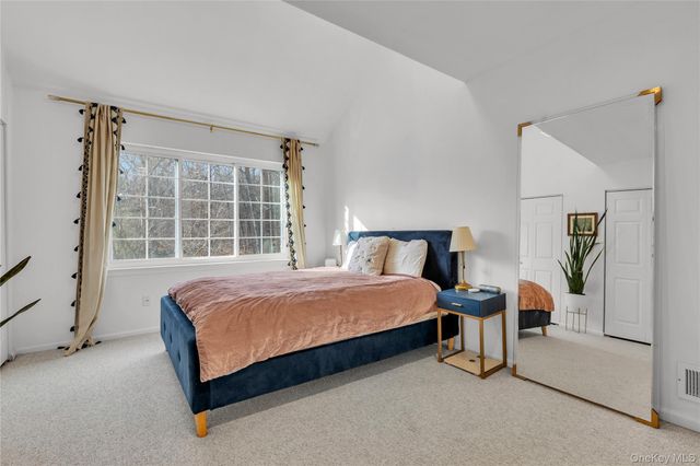 302 Park Ridge Lane, White Plains, NY 10603