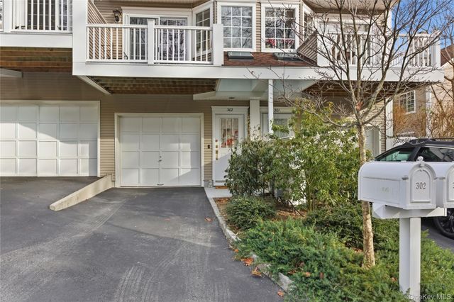 302 Park Ridge Lane, White Plains, NY 10603