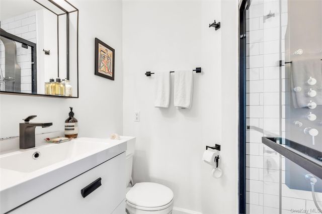 302 Park Ridge Lane, White Plains, NY 10603