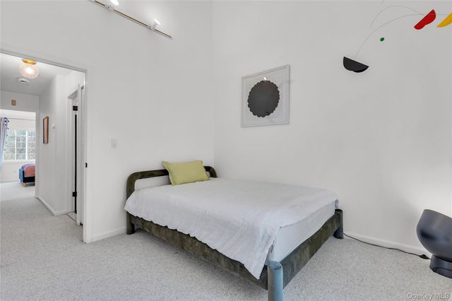 302 Park Ridge Lane, White Plains, NY 10603