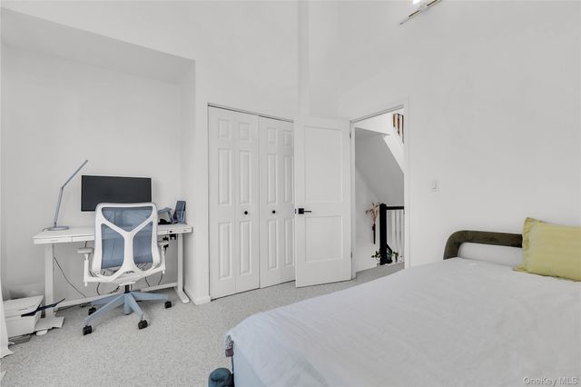 302 Park Ridge Lane, White Plains, NY 10603