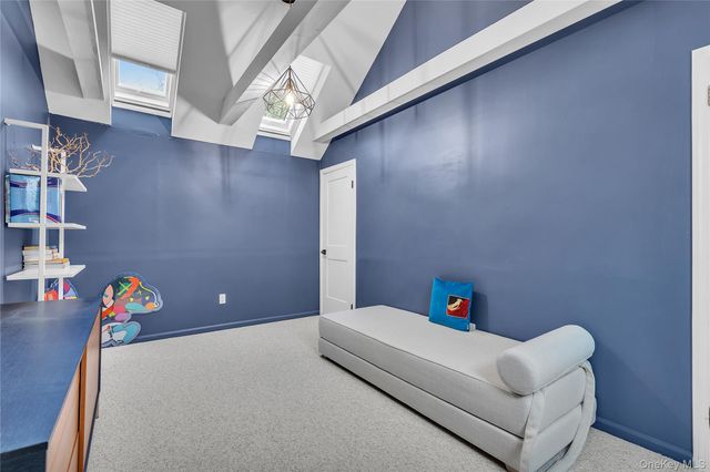 302 Park Ridge Lane, White Plains, NY 10603