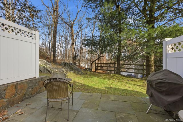 302 Park Ridge Lane, White Plains, NY 10603