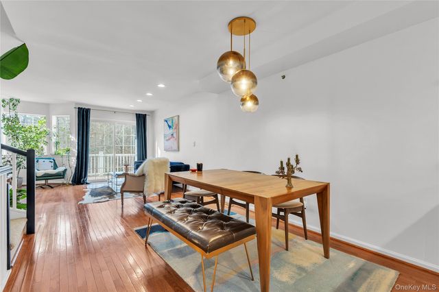 302 Park Ridge Lane, White Plains, NY 10603