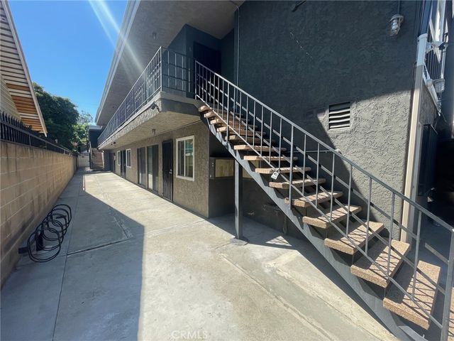 1250 W 37th Street 3, Los Angeles, CA 90007