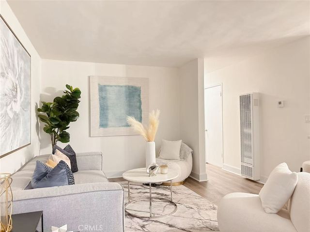 1250 W 37th Street 3, Los Angeles, CA 90007