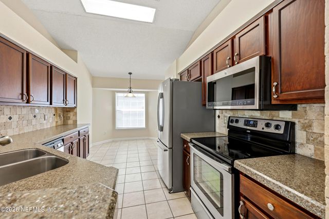 2928 WATERS VIEW Circle, Orange Park, FL 32073