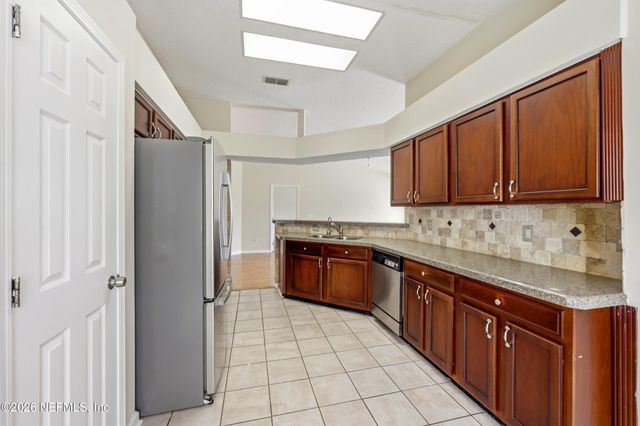 2928 WATERS VIEW Circle, Orange Park, FL 32073