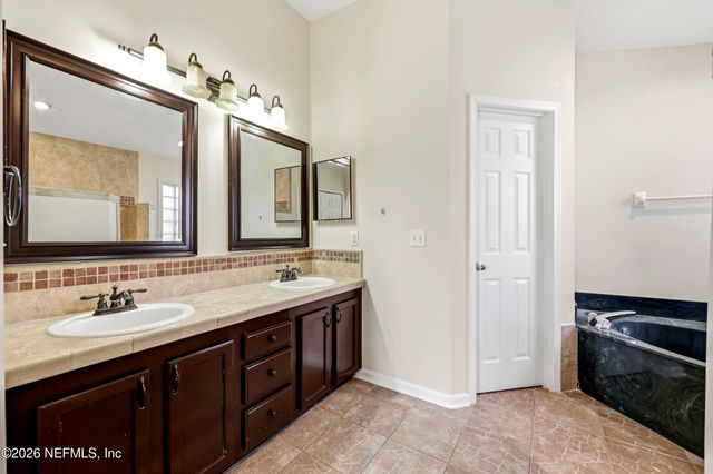 2928 WATERS VIEW Circle, Orange Park, FL 32073