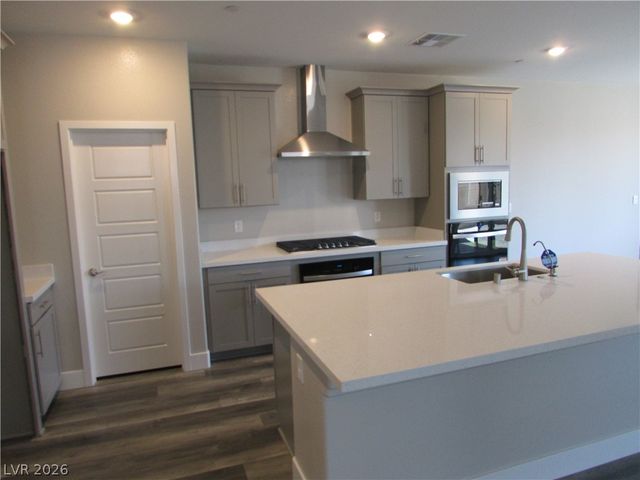 1020 FOX FALCON Street, Henderson, NV 89011