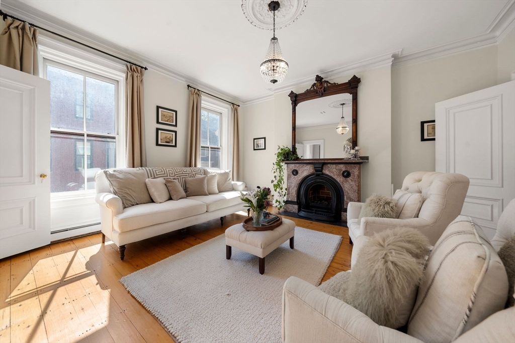 54 Monument Ave 3, Boston, MA 02129