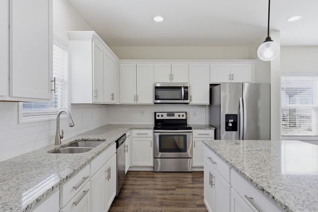 114 Walden Village Ct, Nashville, TN 37210