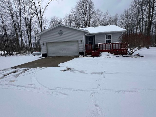 745 Wolverine Drive, Gladwin, MI 48624
