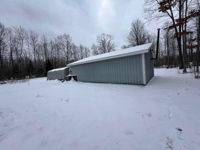 745 Wolverine Drive, Gladwin, MI 48624