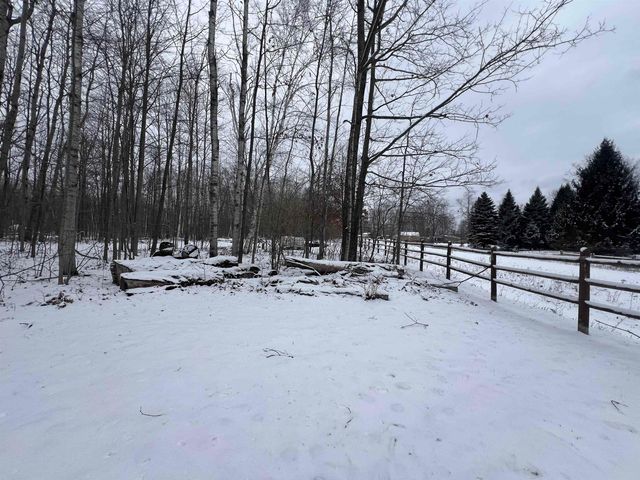 745 Wolverine Drive, Gladwin, MI 48624