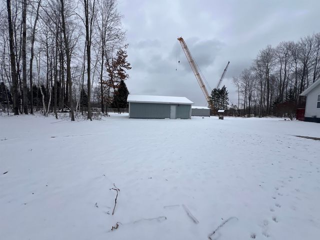 745 Wolverine Drive, Gladwin, MI 48624