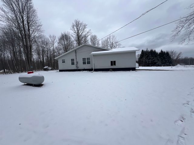 745 Wolverine Drive, Gladwin, MI 48624