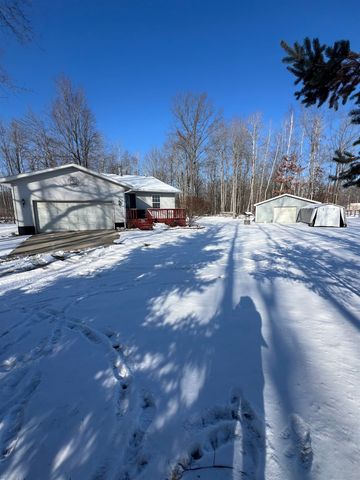 745 Wolverine Drive, Gladwin, MI 48624