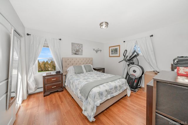 270 26th Street, Copiague, NY 11726