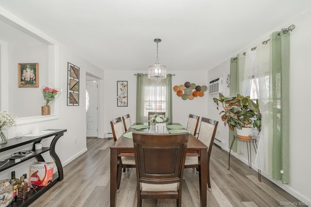 270 26th Street, Copiague, NY 11726