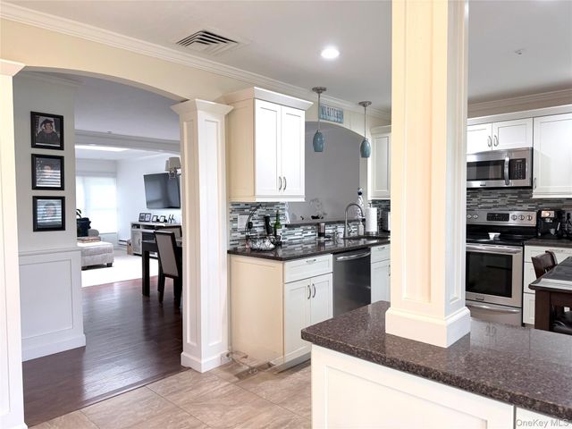 32 Hearthside Drive, Mount Sinai, NY 11766