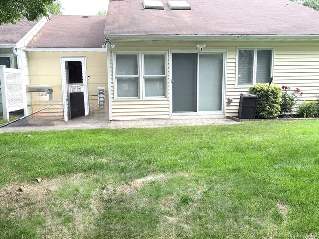 32 Hearthside Drive, Mount Sinai, NY 11766