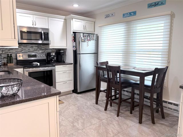 32 Hearthside Drive, Mount Sinai, NY 11766
