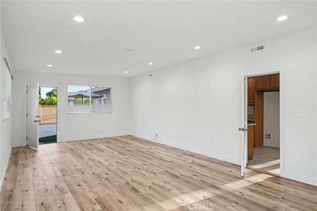 23142 Strathern, West Hills, CA 91304