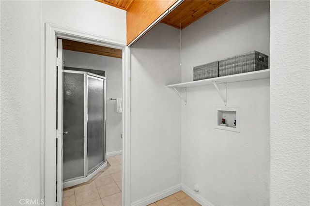 23142 Strathern, West Hills, CA 91304