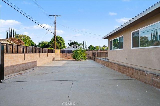 23142 Strathern, West Hills, CA 91304