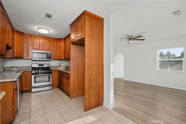 23142 Strathern, West Hills, CA 91304