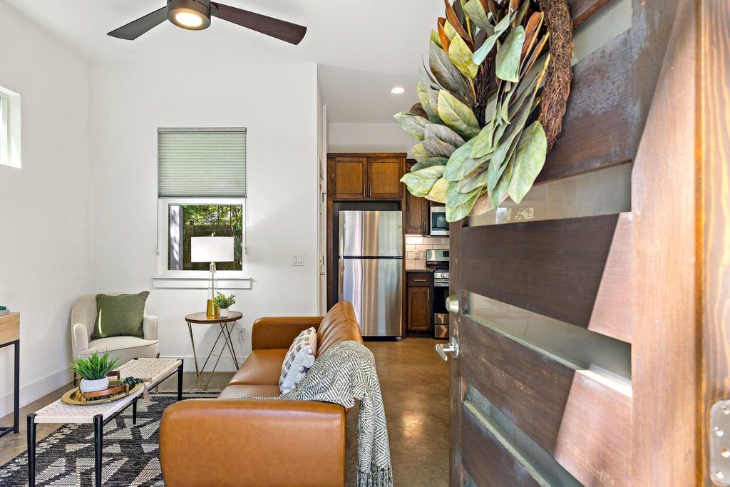 802 Valdez ST B, Austin, TX 78741