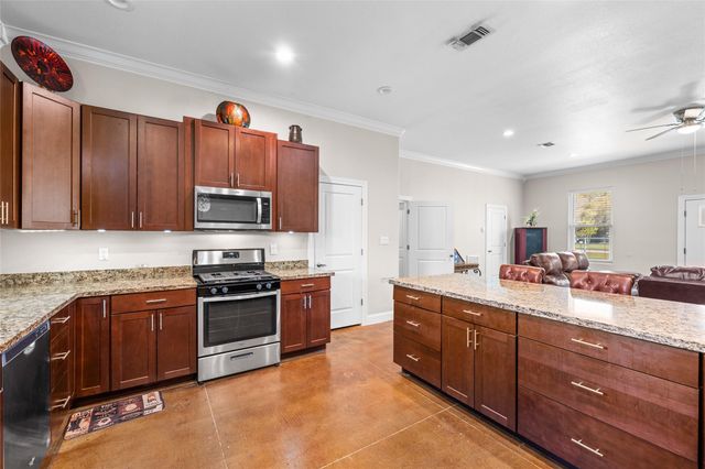 5712 Mentor Drive, Texas City, TX 77591