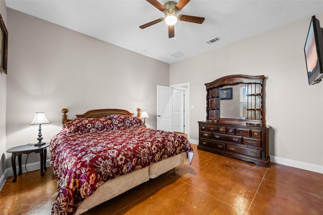 5712 Mentor Drive, Texas City, TX 77591