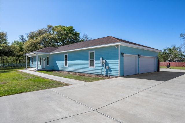 5712 Mentor Drive, Texas City, TX 77591