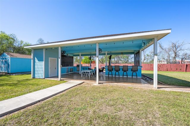 5712 Mentor Drive, Texas City, TX 77591