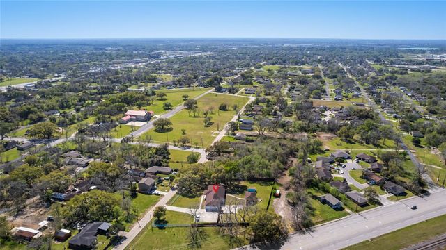 5712 Mentor Drive, Texas City, TX 77591