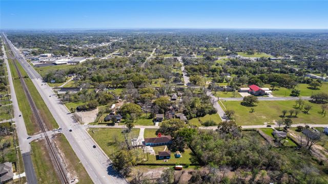 5712 Mentor Drive, Texas City, TX 77591