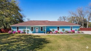 5712 Mentor Drive, Texas City, TX 77591