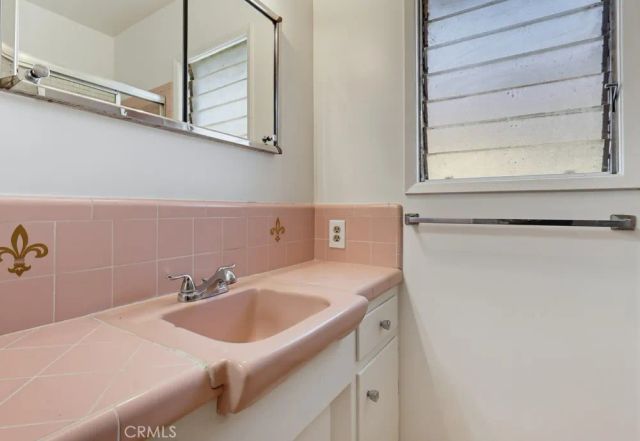 2060 E 3rd East 6, Long Beach, CA 90814